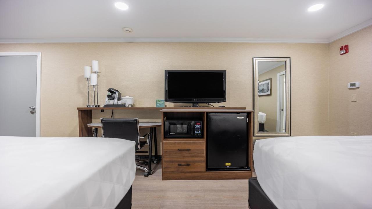 Holiday Inn Plainview-Long Island By Ihg Екстер'єр фото