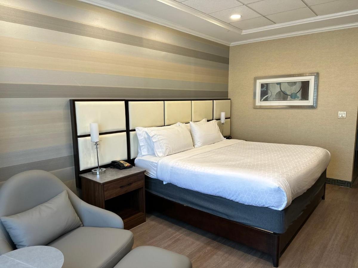 Holiday Inn Plainview-Long Island By Ihg Екстер'єр фото