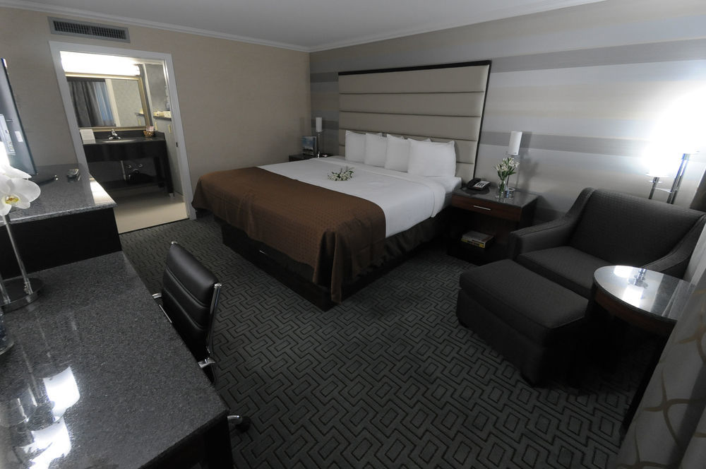 Holiday Inn Plainview-Long Island By Ihg Екстер'єр фото